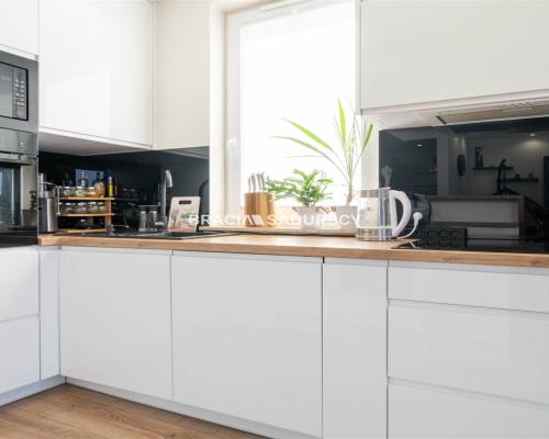 GUSTOWNE, Z DUŻYM BALKONEM W NOWYM BUDOWNICTWIE