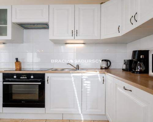 2-pok, 48 m² (ok. 60 m² po podłodze), balkon