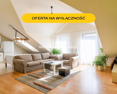 2-pok, 48 m² (ok. 60 m² po podłodze), balkon