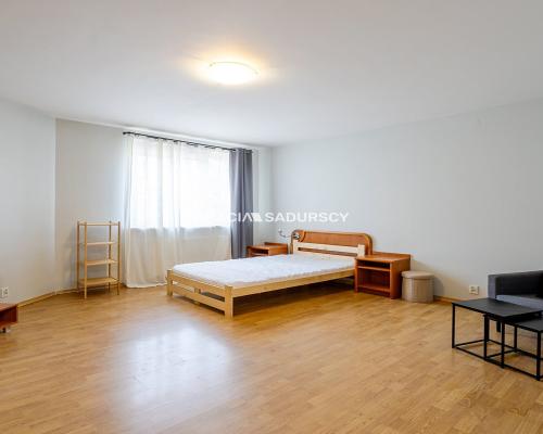 Kraków - Dębniki Ruczaj Zaborze, ul. Lubostroń        Kawalerka 34,75 m² parter teren zamknięty idealna pod inwestycję