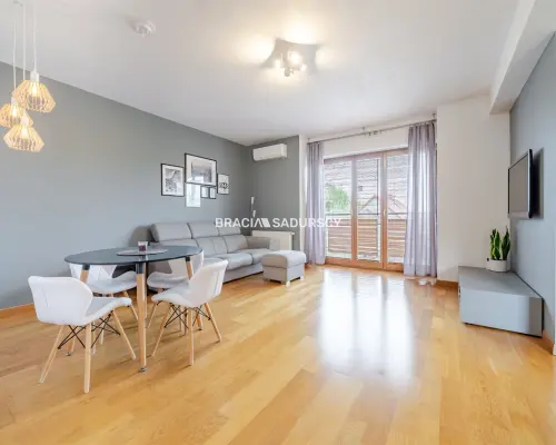 3-pokojowe mieszkanie 68 m² 2balkony | Mydlniki