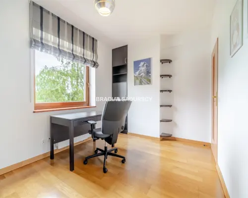 3-pokojowe mieszkanie 68 m² 2balkony | Mydlniki