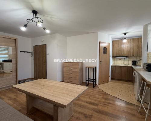 Kawalerka z balkonem, 20 m², 2. piętro, miejskie