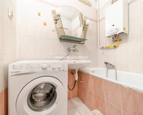 59m2 3 pok+os kuchnia Ul.Staszczyka Bronowice