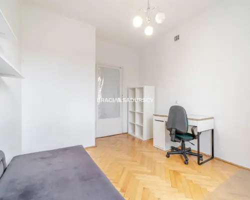 59m2 3 pok+os kuchnia Ul.Staszczyka Bronowice