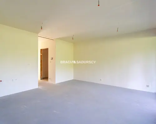 3pokoje,50m2,nowe budownictwo,2 ogródki,m.postojow