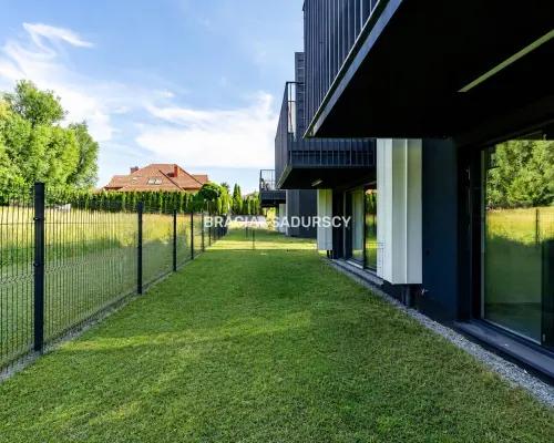 3pokoje,50m2,nowe budownictwo,2 ogródki,m.postojow