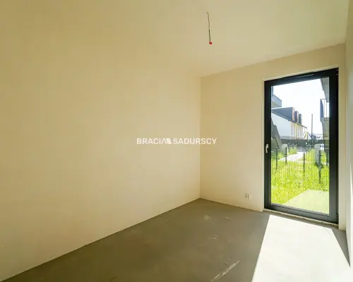 3pokoje,50m2,nowe budownictwo,2 ogródki,m.postojow