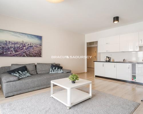 2 pok. mieszkanie z dużym balkonem,zielona okolica