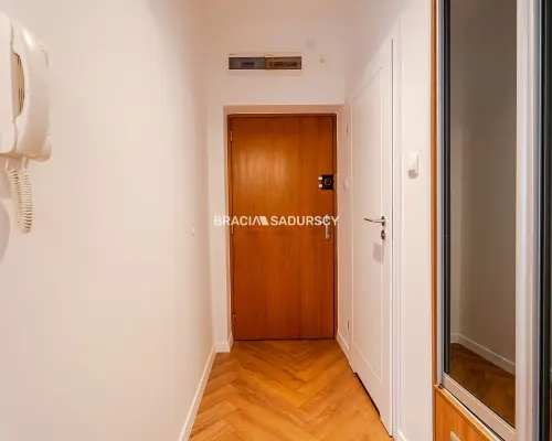 Eleganckie 2-poziomowe na Woli Justowskiej, garaż