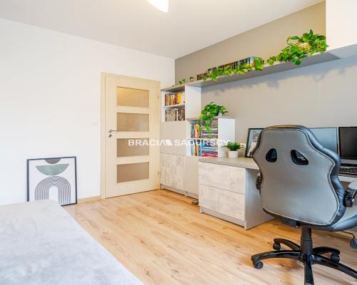 os. Piastów, 2pok.+kuchnia, tramwaj, ekstra loggia