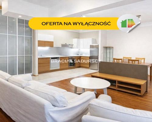 Jasne przestronne mieszkanie w centrum miasta.