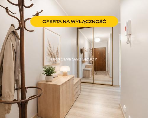 Ustawne 2 pokojowe mieszkanie w apartamentowcu.