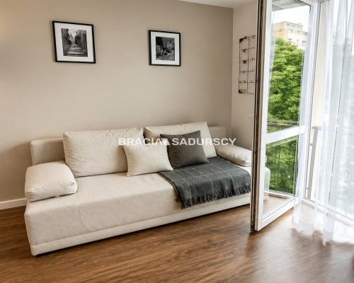 25 m² po generalnym remoncie | Blisko uczelni