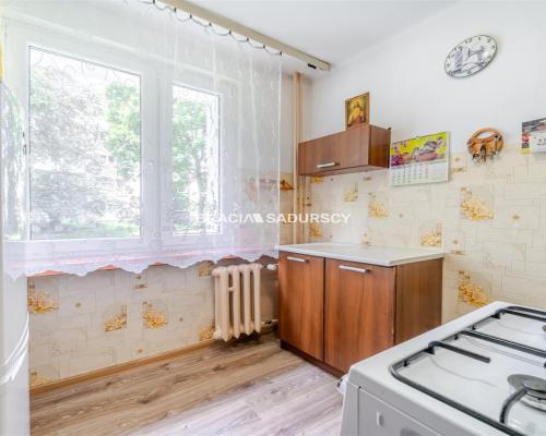Kraków, Bieńczyce - osiedle Jagiellońskie. Na sprzedaż mieszkanie 2 pokojowe - 42 m² z balkonem położone na parterz
