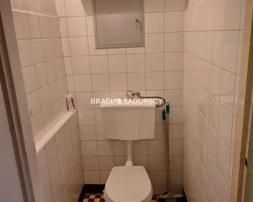 2-pok, ul. Królewska, parking dla mieszkańców
