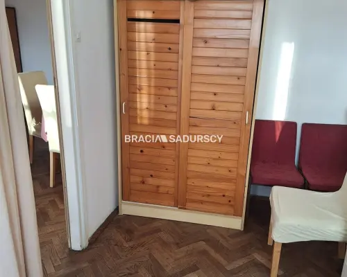 2-pok, ul. Królewska, parking dla mieszkańców