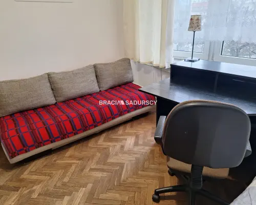 2-pok, ul. Królewska, parking dla mieszkańców