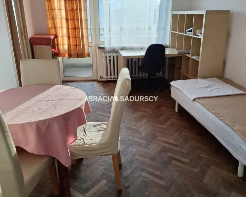2-pok, ul. Królewska, parking dla mieszkańców