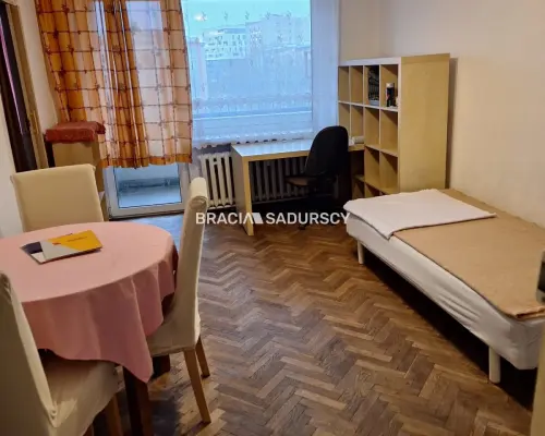 2-pok, ul. Królewska, parking dla mieszkańców