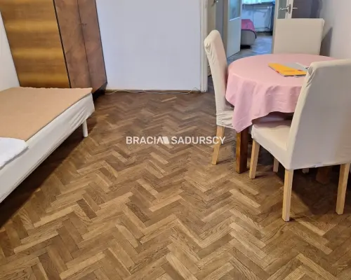 2-pok, ul. Królewska, parking dla mieszkańców