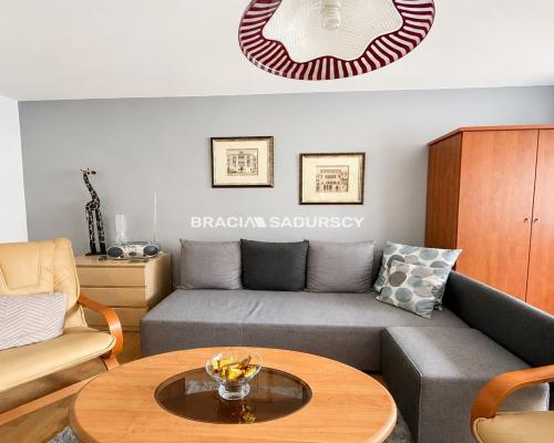 Kawalerka z osobną kuchnią, 37 m², balkon