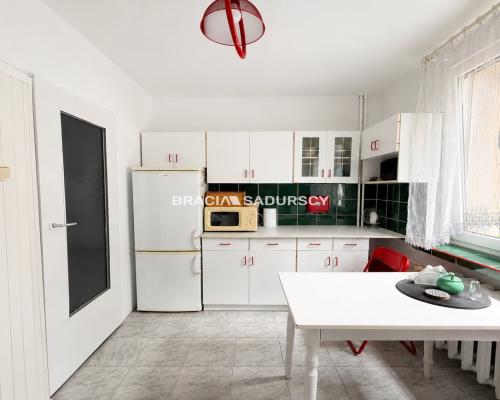 Kawalerka z osobną kuchnią, 37 m², balkon