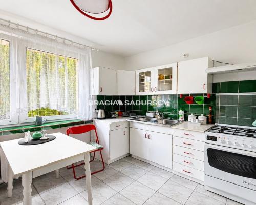 Kawalerka z osobną kuchnią, 37 m², balkon