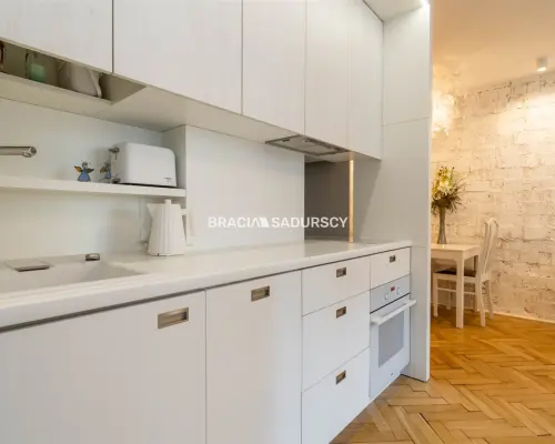 Na wynajem/2 pokoje/po remoncie/blisko centrum