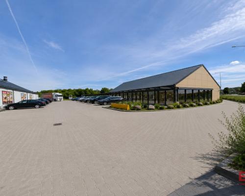 Lokal handlowo-usługowy 390 m2