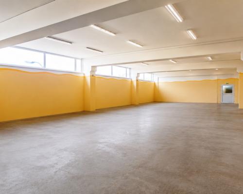 Magazyn z windą towarową 490 m2