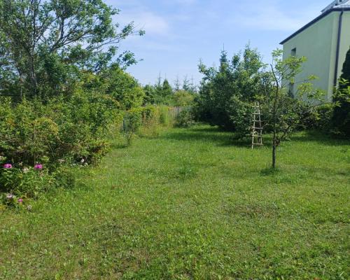 Mieszkanie 52 m² z działką 375 m² i garażem