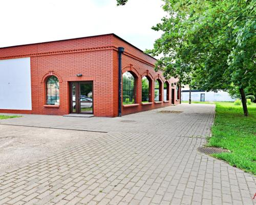 Arkadia Nieruchomości oferuje na wynajem lokal o łącznej powierzchni 260 m², idealny dla firm szukających przestrzeni w at