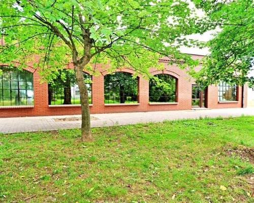 Arkadia Nieruchomości oferuje na wynajem lokal o łącznej powierzchni 260 m², idealny dla firm szukających przestrzeni w at