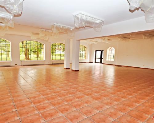 Arkadia Nieruchomości oferuje na wynajem lokal o łącznej powierzchni 260 m², idealny dla firm szukających przestrzeni w at
