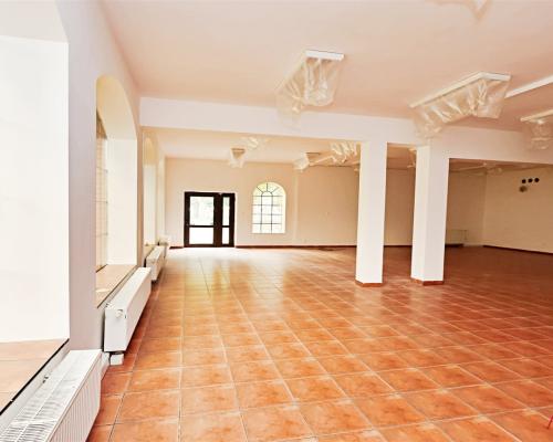 Arkadia Nieruchomości oferuje na wynajem lokal o łącznej powierzchni 260 m², idealny dla firm szukających przestrzeni w at