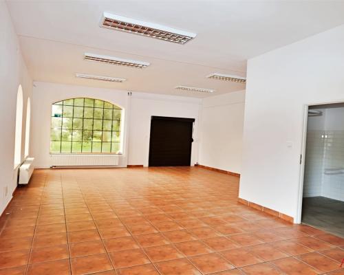Arkadia Nieruchomości oferuje na wynajem lokal o łącznej powierzchni 260 m², idealny dla firm szukających przestrzeni w at