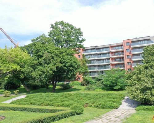 Biuro Nieruchomości Arkadia  ma przyjemność zaprezentować wyjątkowy apartament zlokalizowany w nowoczesnym budynku z rynku pier