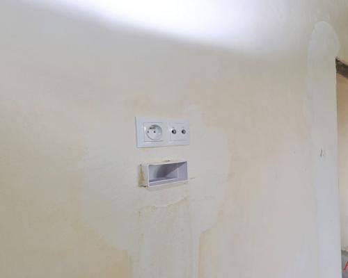 Biuro Nieruchomości Arkadia  ma przyjemność zaprezentować wyjątkowy apartament zlokalizowany w nowoczesnym budynku z rynku pier
