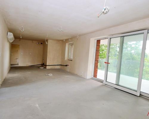 Biuro Nieruchomości Arkadia  ma przyjemność zaprezentować wyjątkowy apartament zlokalizowany w nowoczesnym budynku z rynku pier