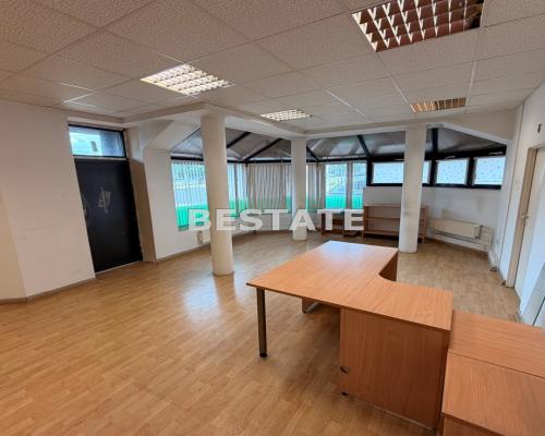 Przestronny lokal 59,60m2 parter + garaż, Bugaj