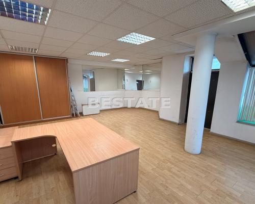 Przestronny lokal 59,60m2 parter + garaż, Bugaj