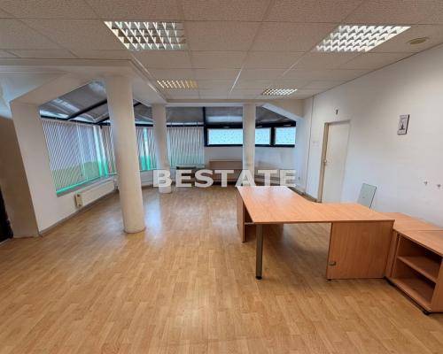 Przestronny lokal 59,60m2 parter + garaż, Bugaj