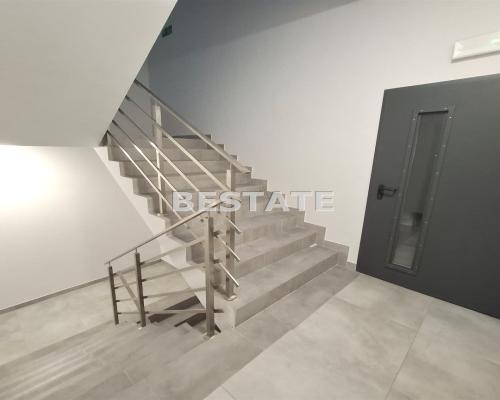 Apartament wykończony "pod klucz", parking