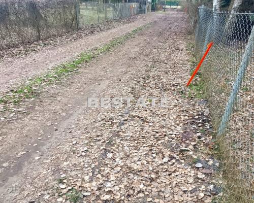 Działka z dom.letnisk.i bud.gosp.w otoczeniu lasów