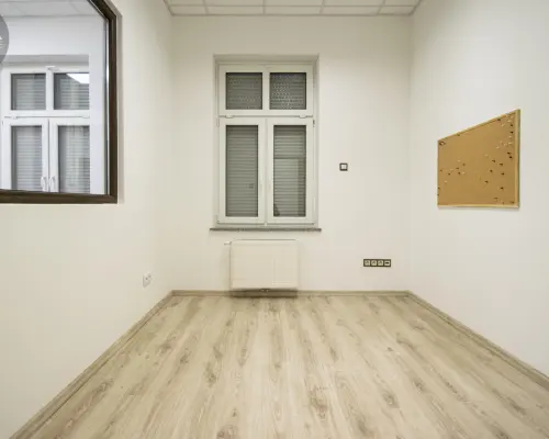 Lokal biurowy 96m2 / 6 pomieszczeń