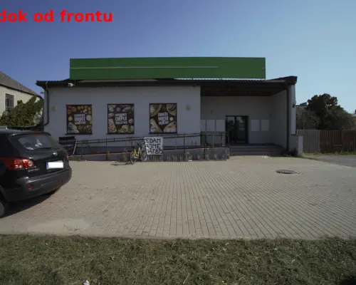 Budynek usługowo-handlowy, Trawniki centrum