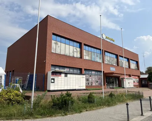 Market budowlano-przemysłowy w centrum Dęblina..