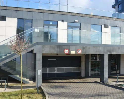 Prestiżowy lokal w nowoczesnym budynku