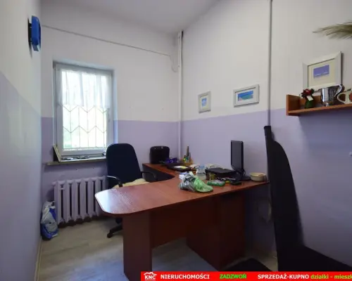 Duży lokal handlowo-usługowy, parter, rampa.